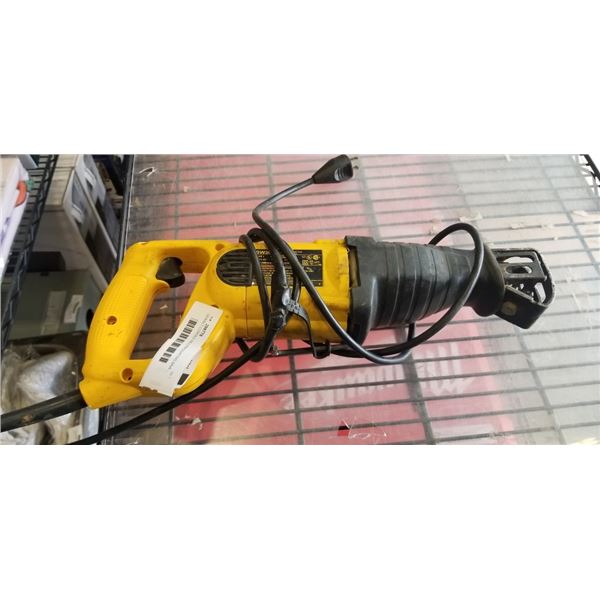 DEWALT CORDED RECIPROCATING SAW - WORKING