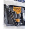Image 2 : BOSTITCH STRAPSHOT NAIL GUN IN CASE
