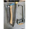Image 3 : 2 TRAYS OF ASSORTED HAND TOOLS, SCREWDRIVERS AND HARDWARE ETC