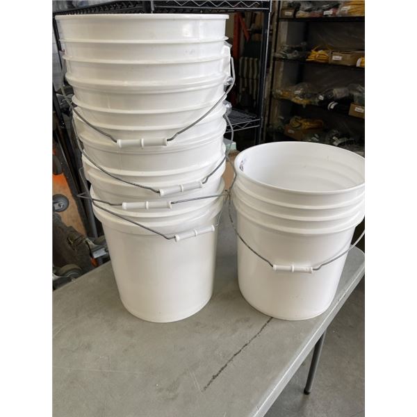 5 WHITE BUCKETS