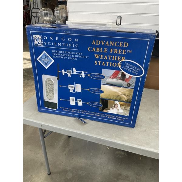 OREGON SCIENTIFIC ADVANCED CABLE FREE WEATHER STATION