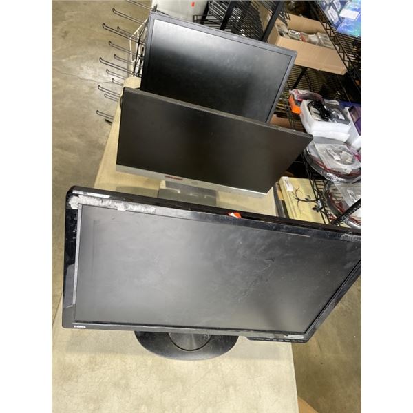 2 HP COMPUTER MONITORS BOTH WORKING NO CORDS AND BENQ MONITOR ALSO WORKING