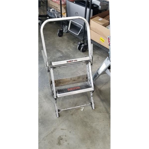 LITTLE GIANT FOLDING WORKSTATION LADDER