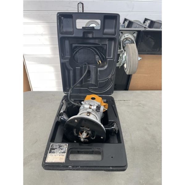 BLACK AND DECKER DELUXE ROUTER