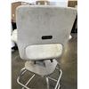 Image 3 : LARGE  SWIVEL ALUMINUM BOAT / FISHING CHAIR