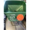 Image 2 : SCOTTS TURF BUILDER SEED SPREADER AND SHOP CRAWLER