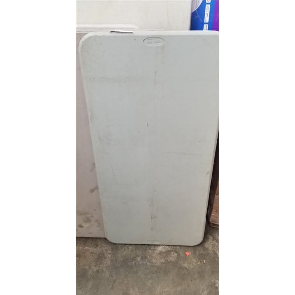 4FT FOLDING MARKET TABLE