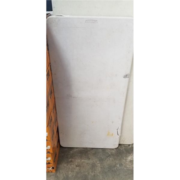 4FT FOLDING MARKET TABLE