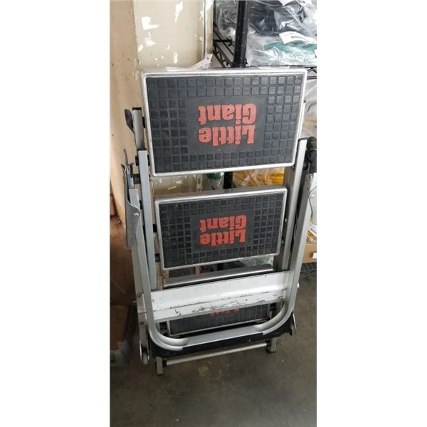 LITTLE GIANT FOLDING WORK STATION LADDER