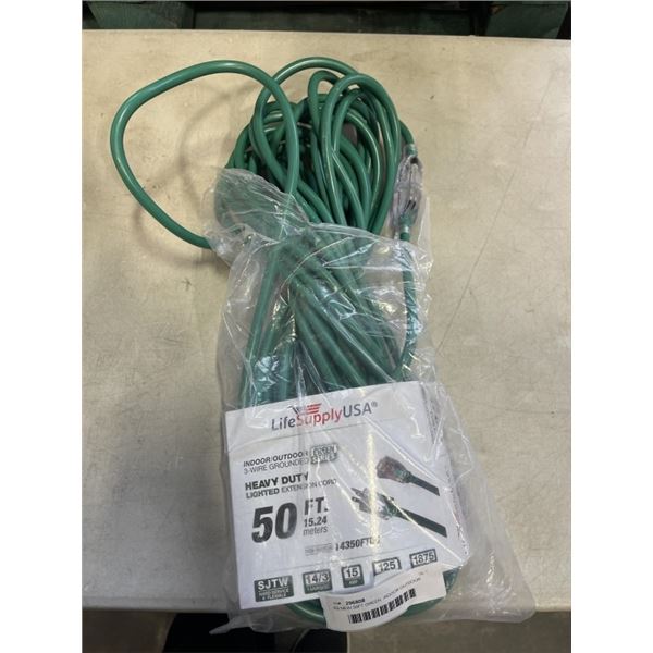 AS NEW 50FT GREEN  INDOOR OUTDOOR HEAVY DUTY LIGHTED 3 WIRE GROUNDED EXTENSION CORD 14AWG