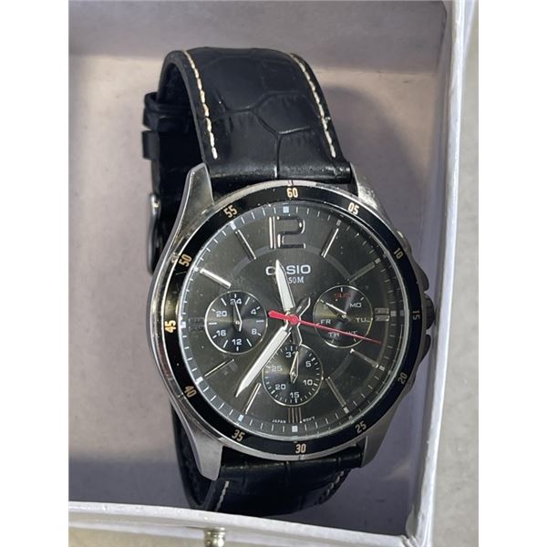 CASIO WATCH - NEEDS BATTERY