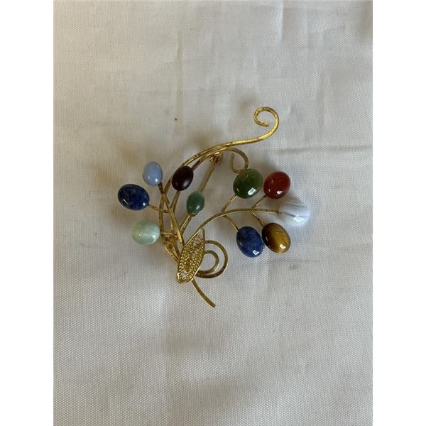 VINTAGE GOLD FILIGREE W/ GEM STONES BROOCH