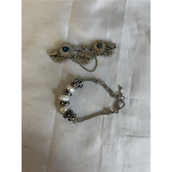 2 VINTAGE BRACELETS