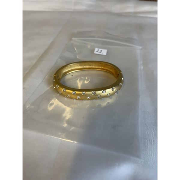 HINGED GOLD TONE BANGLE BRACELET