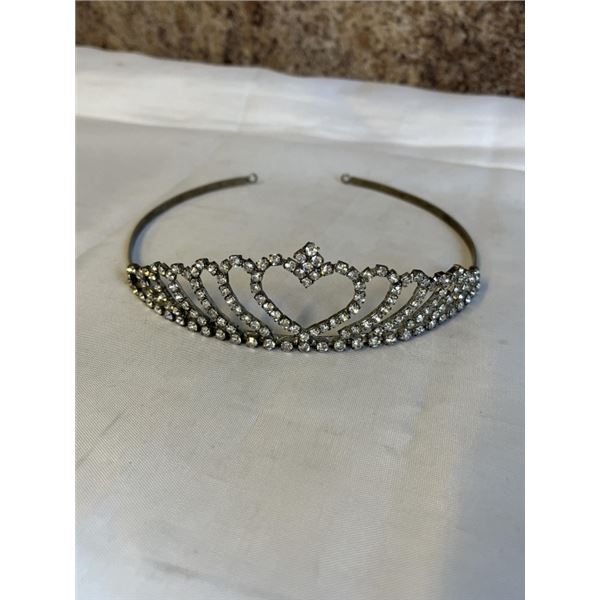 VINTAGE RHINESTONES TIARA