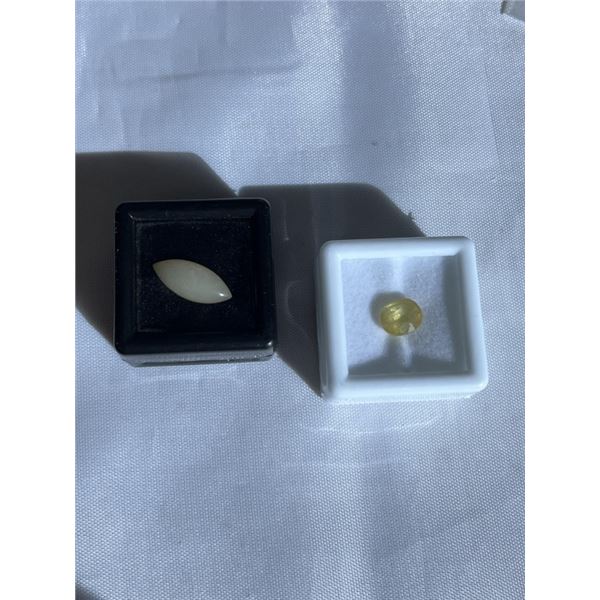 2 OPAL GEMSTONES, 2.5CT AND 2.55CT
