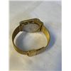 Image 2 : GOLD PLATED STAINLESS STEEL QUARTZ WATCH, HOURSLY, 6617 D MADE IN PRC BATTERY REQUIRED