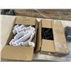Image 4 : 2 NEW BOXES OF BABY HANGERS AND BAG OF NEW CLIPS