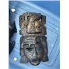 Image 8 : TOTE OF WOOD CARVINGS AND WALL HANGINGS