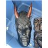 Image 9 : TOTE OF WOOD CARVINGS AND WALL HANGINGS