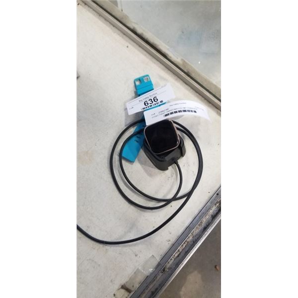 FITBIT FB507 SMARTWATCH W/ CHARGER