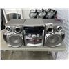 Image 1 : JVC BOOKSHELF SPEAKER SYSTEM