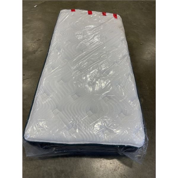 AS NEW LOGAN AND COVE PINNACLE TWIN XL MATTRESS