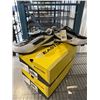 Image 4 : 2 NEW PAIRS OF EASTON DIAMOND LO WFII BLACK SIZE 8 WOMENS / 7 MENS BASEBALL CLEATS