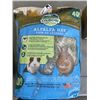 Image 2 : ALFALFA HAY AND BAG OF CHINCHILA FOOD