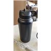 Image 4 : 4 NEW ALBOR 32 OZ STAINLESS STEEL WATER BOTTLES, EACH HAS 4 DIFFERANT INTERCHANGEABLE LIDS AND CLEAN