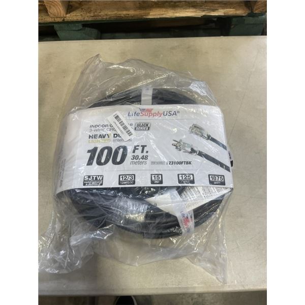 AS NEW 100FT BLACK INDOOR OUTDOOR HEAVY DUTY LIGHTED 3 WIRE GROUNDED EXTENSION CORD 12AWG