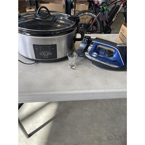 SLOWCOOKER AND ROWENTA STEAM IRON WITH SHOTGLASSES