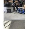 Image 1 : SLOWCOOKER AND ROWENTA STEAM IRON WITH SHOTGLASSES
