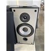 Image 5 : 2 SETS OF SPEAKERS AND YAMAHA DESKTOP AUDIO SYSTEM