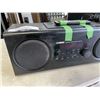 Image 8 : 2 SETS OF SPEAKERS AND YAMAHA DESKTOP AUDIO SYSTEM