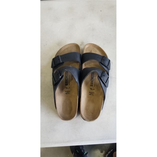 AS NEW BIRKENSTOCK ARIZONA BS BLACK, SIZE 42