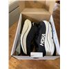 Image 2 : NEW PAIR OF HOKA SIZE 9 SNEAKERS