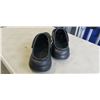 Image 2 : NEW CROCS CLASSIC MEGA CRUSH CLOG, SIZE MENS 11
