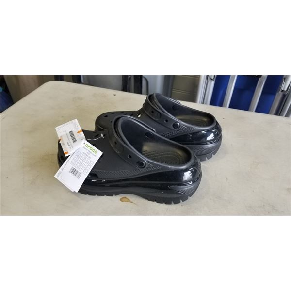 NEW CROCS CLASSIC MEGA CRUSH CLOG, SIZE MENS 9 WOMENS 11