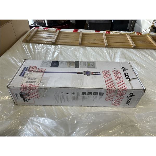 DYSON V8 ORIGIN CORDLESS STICK VACUUM - TESTED WORKING, RETAIL $499