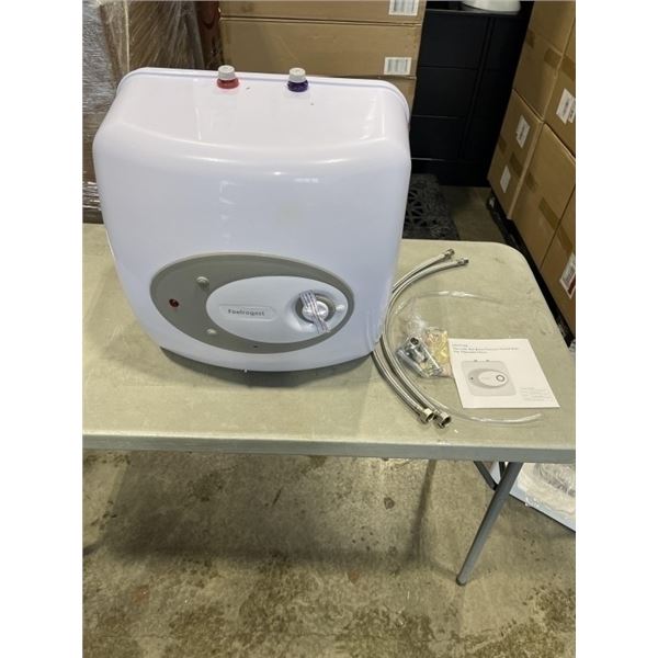 NEW FEELROGAST 8 GAL. (30L) ON DEMAND HOT WATER HEATER, WITH INSTALL ACCESORIES AND SUPPLIES