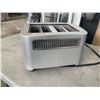 Image 4 : BREVILLE 4-SLICE TOASTER