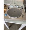 Image 2 : VINTAGE DUAL CS 514 TURNTABLE