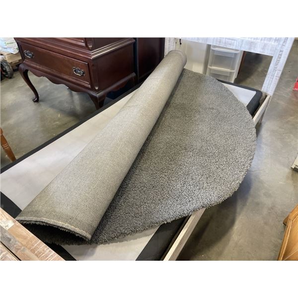 APPROX 5X8 AREA CARPET