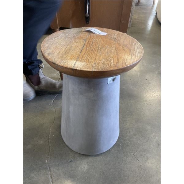 MID CENTURY STYLE SIDE TABLE