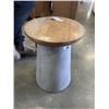 Image 1 : MID CENTURY STYLE SIDE TABLE