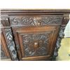 Image 15 : ANTIQUE HIGHLY CARVED 2PC DISPLAY CABINET WITH GALLERY