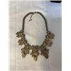 Image 3 : VINTAGE CONFETTI GLASS STONES AND RHINESTONES NECKLACE W/ STAND