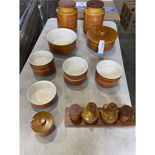 HONRSEA SAFFRON ENGLAND 1975 MCM KITCHEN SERVING SET