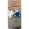 Image 1 : CONCH SHELL AND ART GLASS BOWL